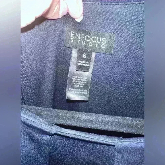 Flattering Navy Body con Dress Size 8 - Picture 5 of 6